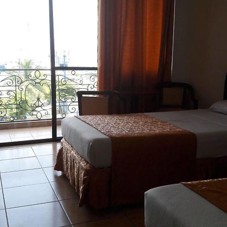 Don Felipe Hotel Ormoc Bagian luar foto