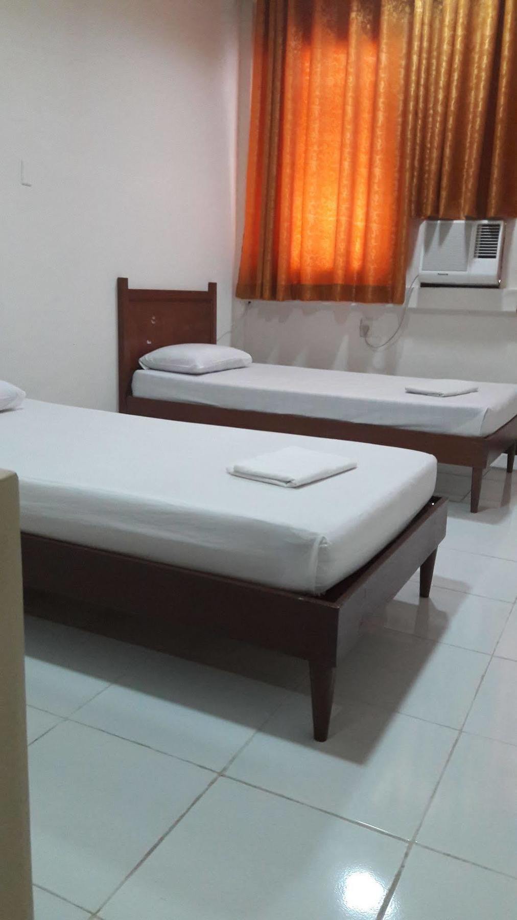 Don Felipe Hotel Ormoc Bagian luar foto