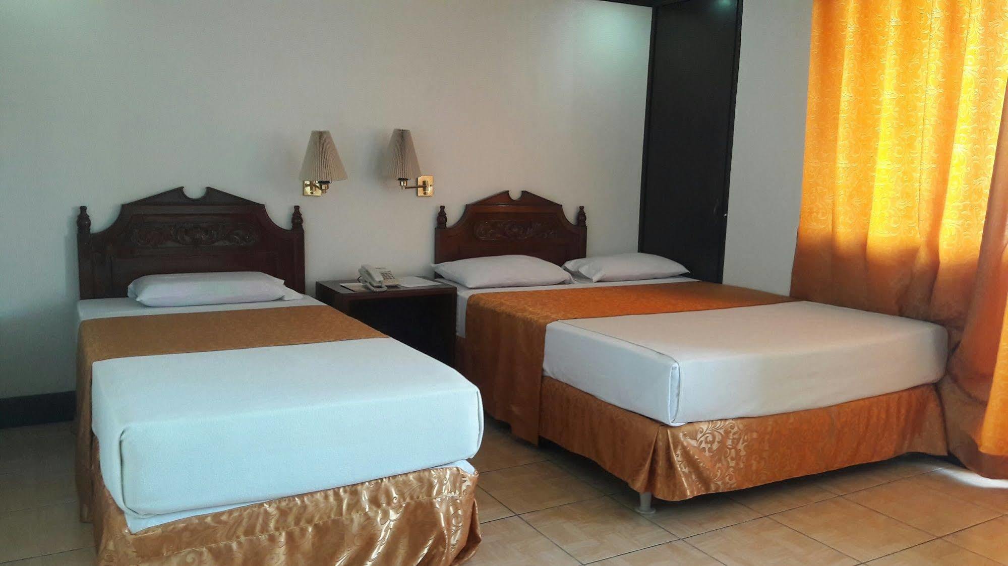 Don Felipe Hotel Ormoc Bagian luar foto